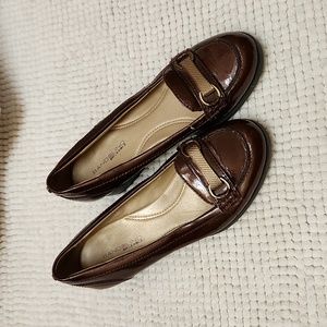 Bandolino BeFlexible Brown Patent Flats Size 7M